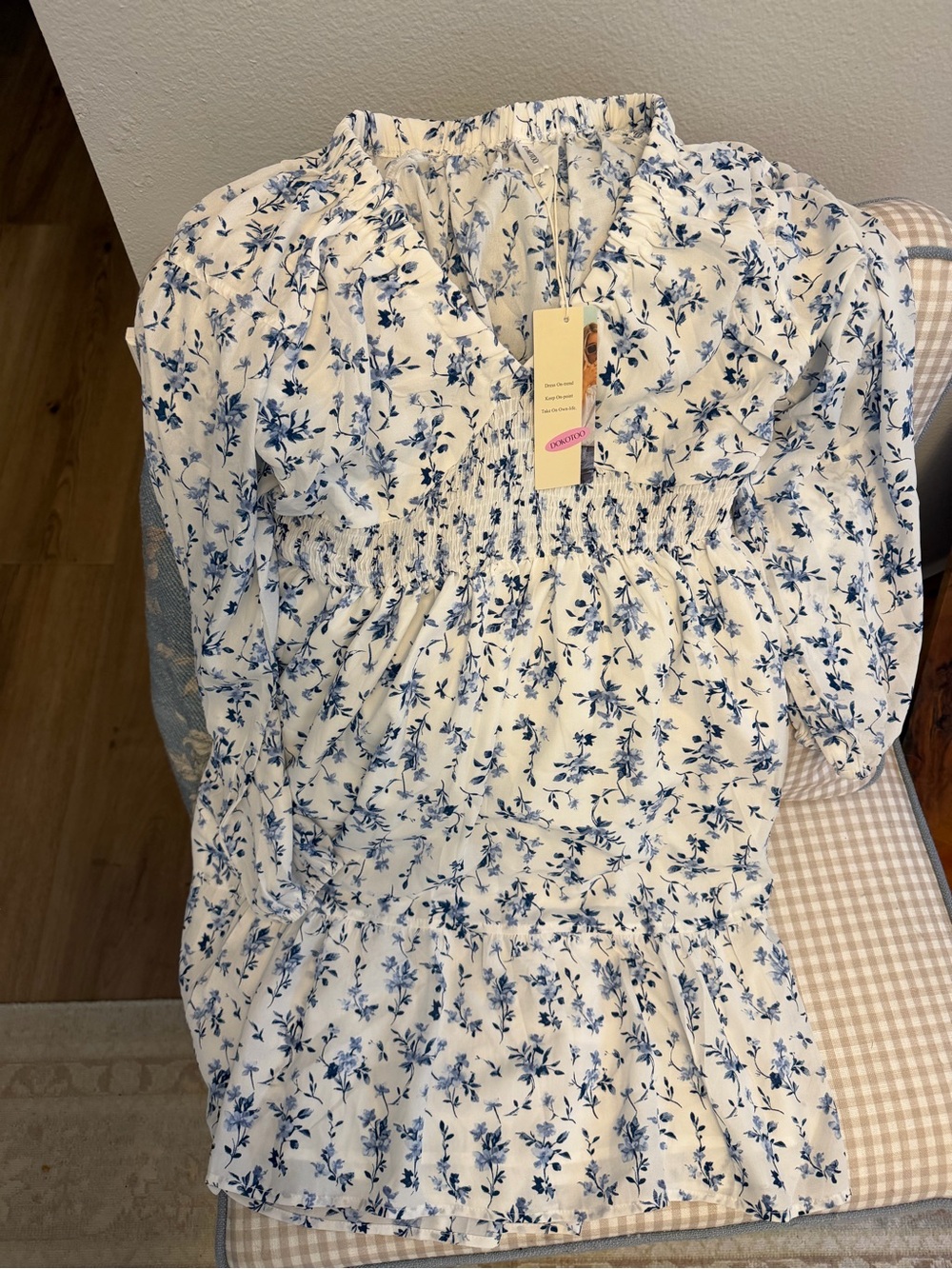 NWT Women’s Cream Floral Smocked-Waist Blouse - Blue Print